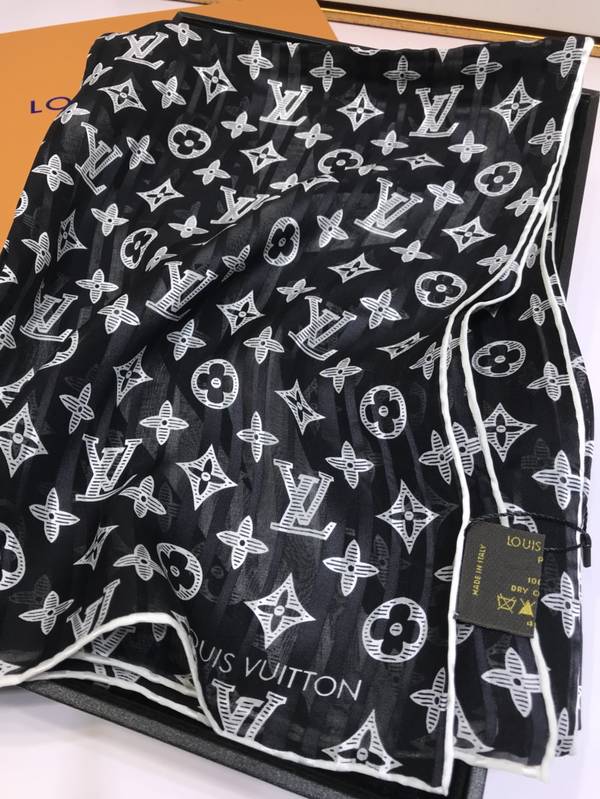 Louis Vuitton Scarf LVC00594